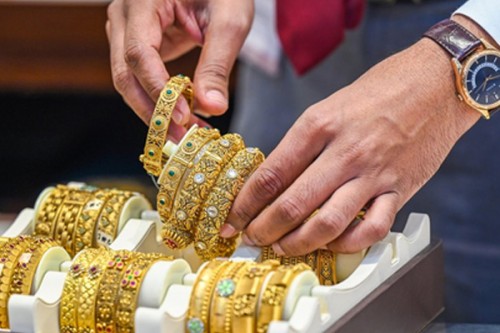 MCX gold surges as global markets support rally