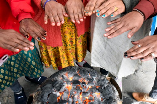 People in parts of West Bengal get respite from biting cold