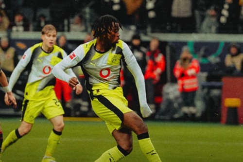 Football: Wasteful Dortmund snatch late point in Frankfurt thriller