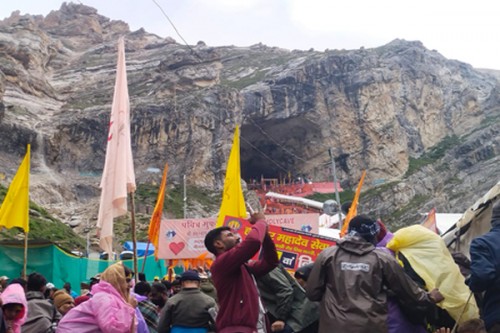 Over three lakh perform Amarnath Yatra in 18 days
