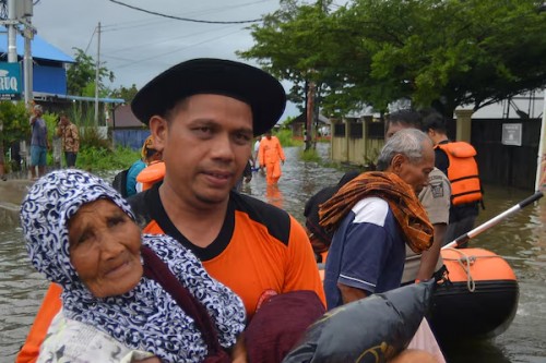 Indonesia on Alert: Flash Floods Leave 11 Dead, 13 Missing ...