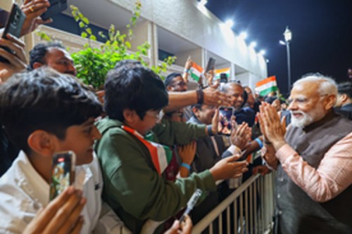 PM Modi meets Indian diaspora in Qatar, says 'grateful' to community
