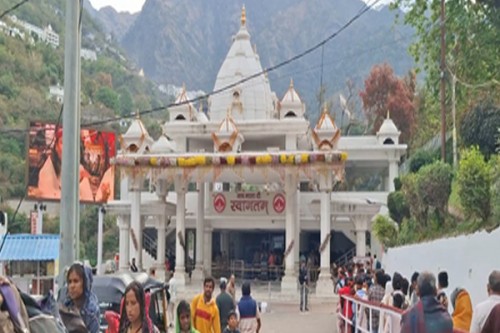 Devotees across country flock to temples for Durga Ashtami prayers