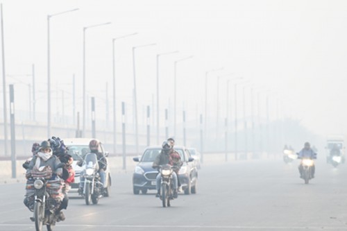 Delhi-NCR air quality remains poor with AQI at 214