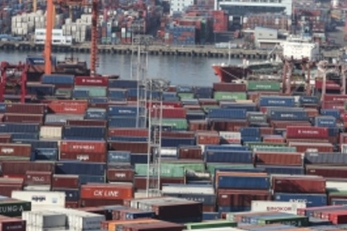 S. Korea's annual exports surpass $700 billion for 1st time