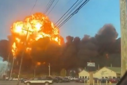 At least 3 dead, 11 injured in cargo plane crash in Kentucky, US