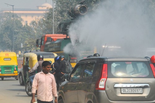 Delhi's air quality stays poor as temperatures climb unusually