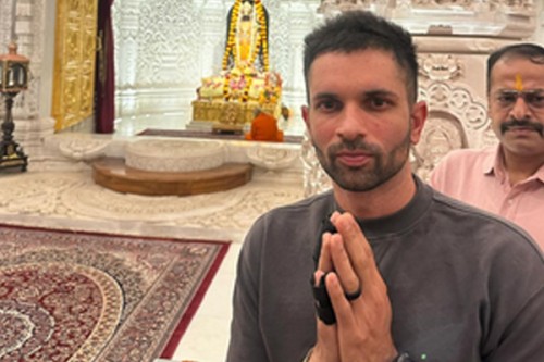 South African spinner Keshav Maharaj visits Ram Mandir in Ayodhya to seek blessings