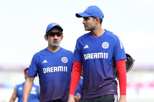 Indian cricket team told to stay indoors after a suspicious package found near hotel