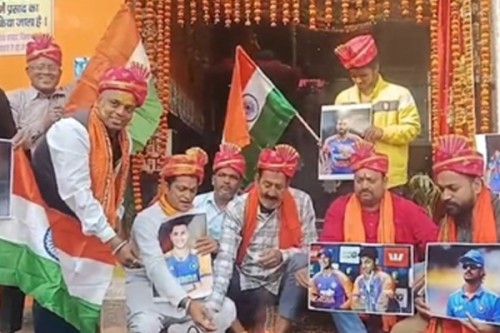 India-Pak T20 WC clash: From Bihar to Gujarat, excited fans cheer for Team India 