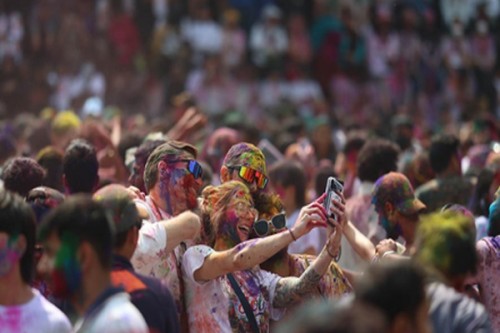 Trump, Carney extend Holi greetings to Hindu community