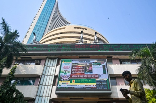 Nifty, Sensex dip nearly 0.75 pc this week amid geopolitical tensionsNifty, Sensex dip nearly 0.75 pc this week amid geopolitical tensions