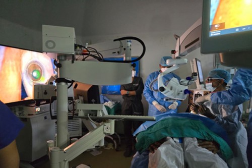 Chinese researchers develop eye surgery robot