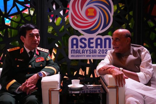 Rajnath Singh meets Vietnamese Defence Minister Phan Van Giang in Kuala Lumpur