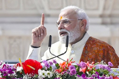 PM Modi arrives in Karnataka, to reach Udupi in Army special chopper