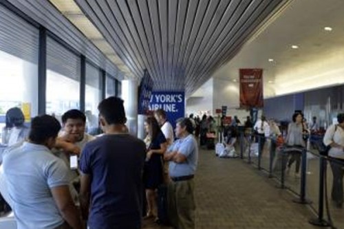 Over 700 flights cancelled in US as government shutdown drags on