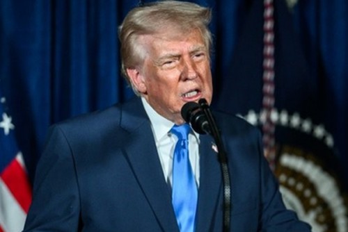 Trump turns Hanukkah reception into campaign-style defence of Israel