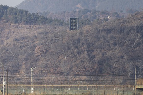 Military suspends loudspeaker broadcasts against North Korea in border area