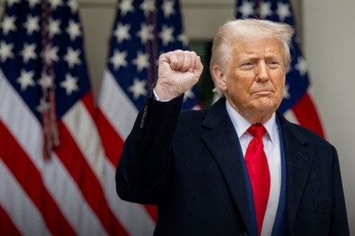 Trump hails Venezuela move, says oil exports to resume