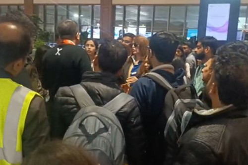 Dense fog disrupts flights across India, passengers face delays and diversions