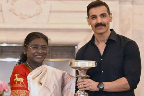 President Murmu felicitates NorthEast United FC, Durand Cup 2025 champions