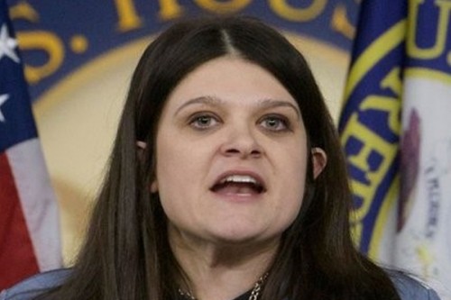 US lawmakers move bill to address teacher shortage