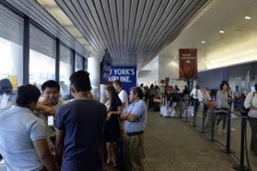 Thousands of flights delayed as US shutdown drags on