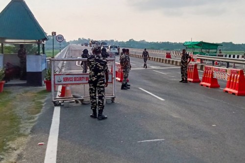 Nepal protest: Hundreds of Trucks Stuck at India-Nepal Border ....