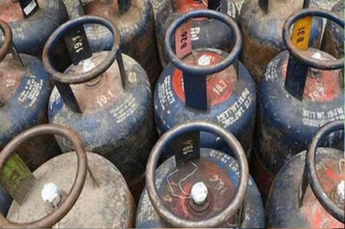 Commercial LPG cylinder prices rise by Rs 49 from Feb 1
