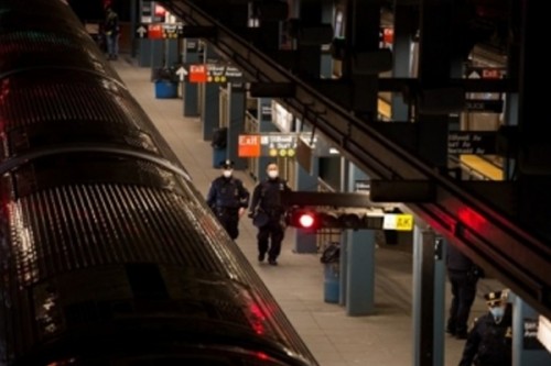 NYC subway train shooting leaves 2 injured