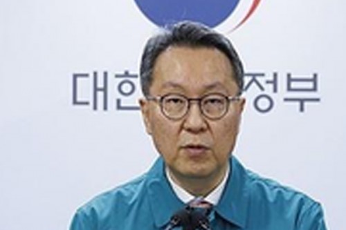 South Korea's Health ministry appeals to defiant trainee doctors for talks