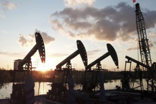 Oil prices plunge 30 pc from record high, slip below $90 a barrel