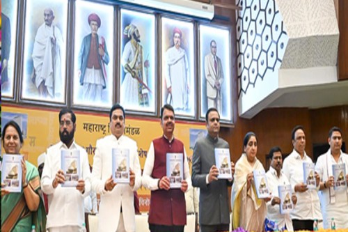 Must transform Marathi for future generations: Maha CM