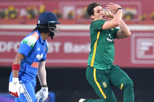 Nandre Burger, Tony de Zorzi ruled out of third ODI against India