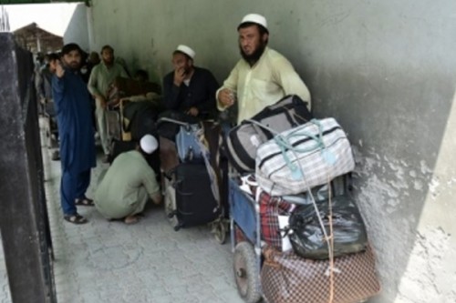 Over 4000 Afghan refugees forcibly repatriated from Pakistan, Iran in single day