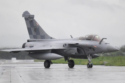 India & France to sign deal for Rafale fighter jets for Navy tomorrow