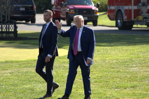 Trump warns Iran ships amid blockade?