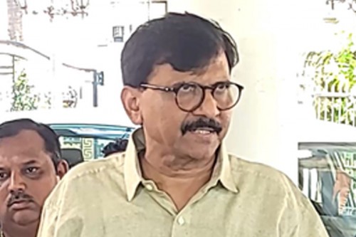 Refusing to accept Maha trends, Sanjay Raut says not voters' mandate