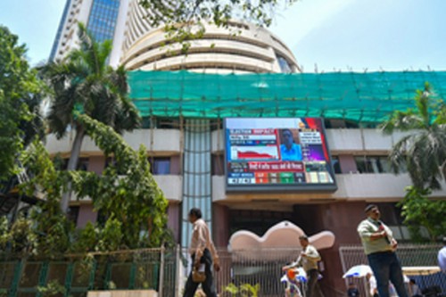 Indian stock market ends in bullish tone after RBI rate cut