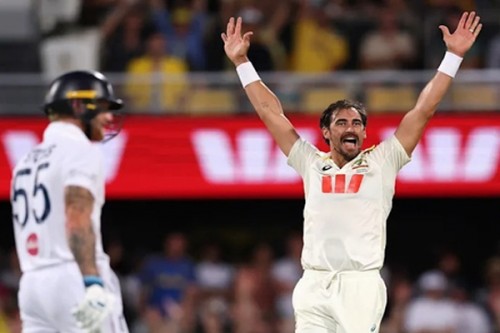 Starc equals Herath's record for most wickets in Tests by left-arm pacers