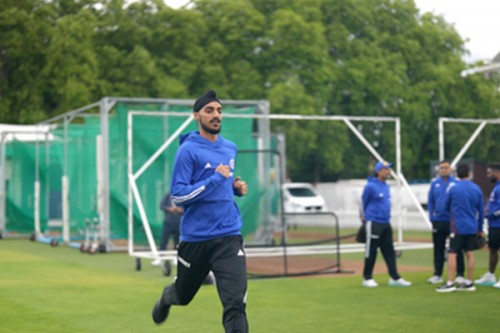 India's new bowling attack in England must trust their rhythm and adapt quickly to swing, says Bharat Arun