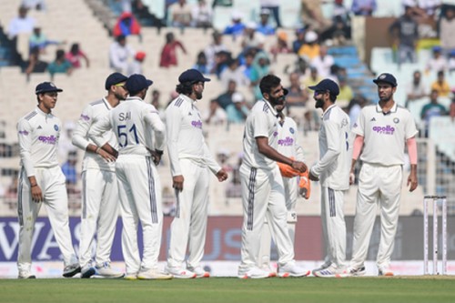 1st Test: Bumrah, Kuldeep pick scalps for India as South Africa reach 105/3 at lunch