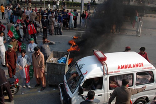 Pakistan: Rights body raises alarm over deadly clashes between security forces, TLP