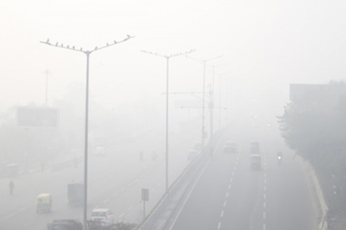 Delhi chokes as AQI slips into 'severe' zone