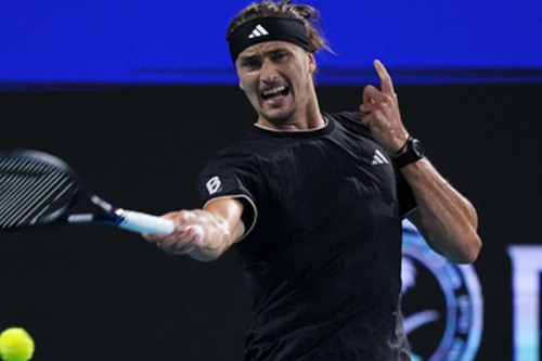 Zverev dominates Cerundolo, sets Sinner showdown in Miami SF