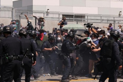 US: Curfew imposed in downtown LA after protests, looting spark chaos