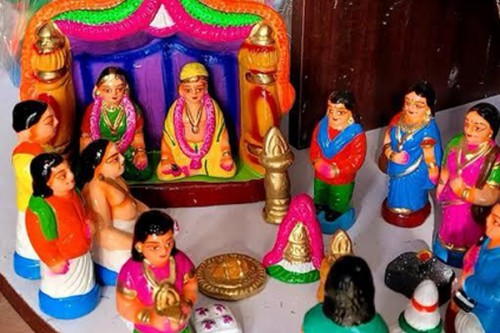 TN's Kancheepuram artisans hit as US high tariffs stall 'golu doll' exports