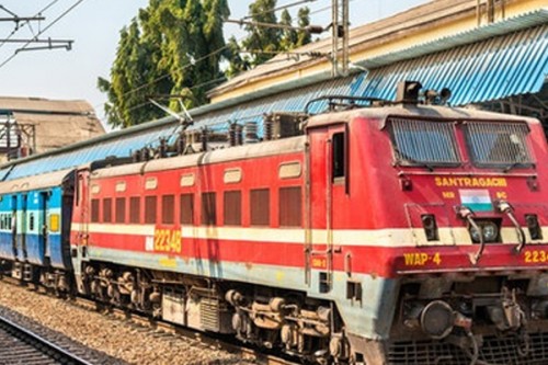 Railway police foil robbery in Visakha Express in Andhra Pradesh