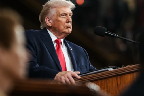 Trump privately weighs small US ground forces in Iran