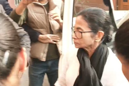 CM Mamata Banerjee reaches SC for Bengal SIR hearing
